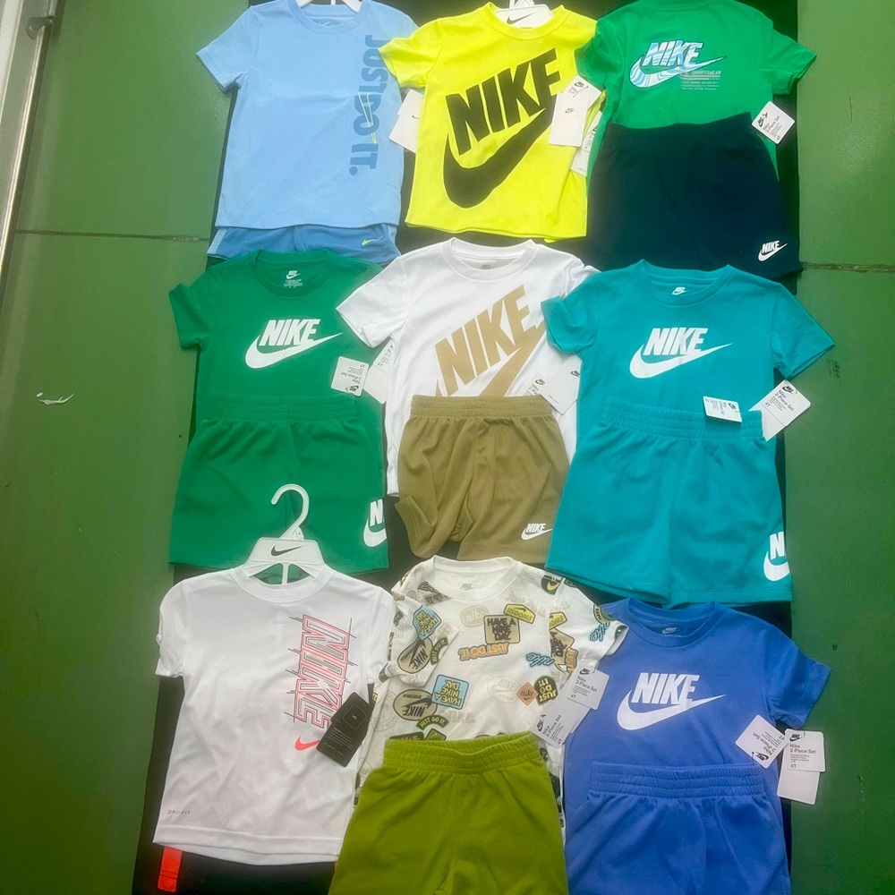 NWT Nike 4(4t)